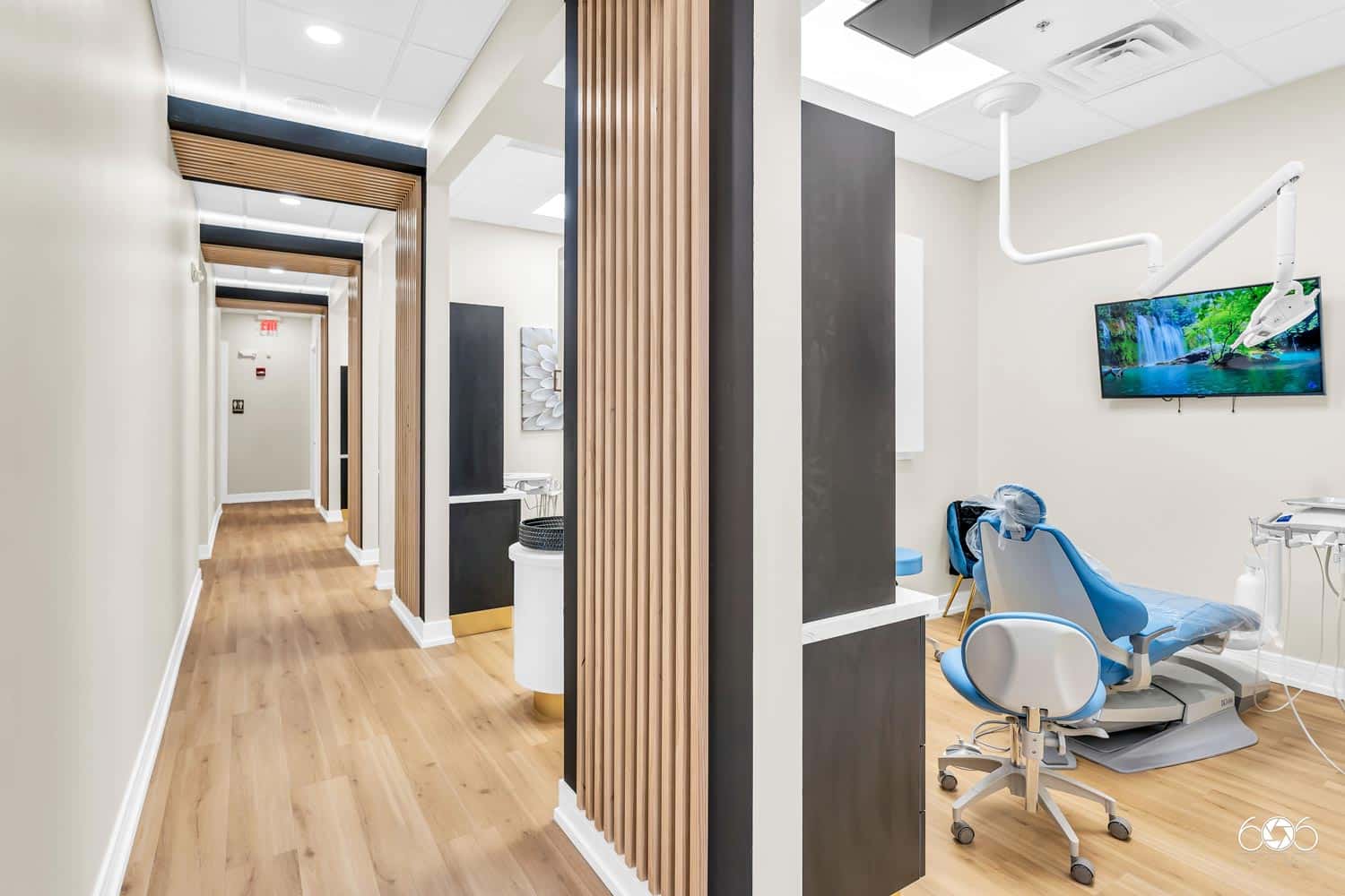 Office hallway - Omnia Dental in Buffalo Grove, IL